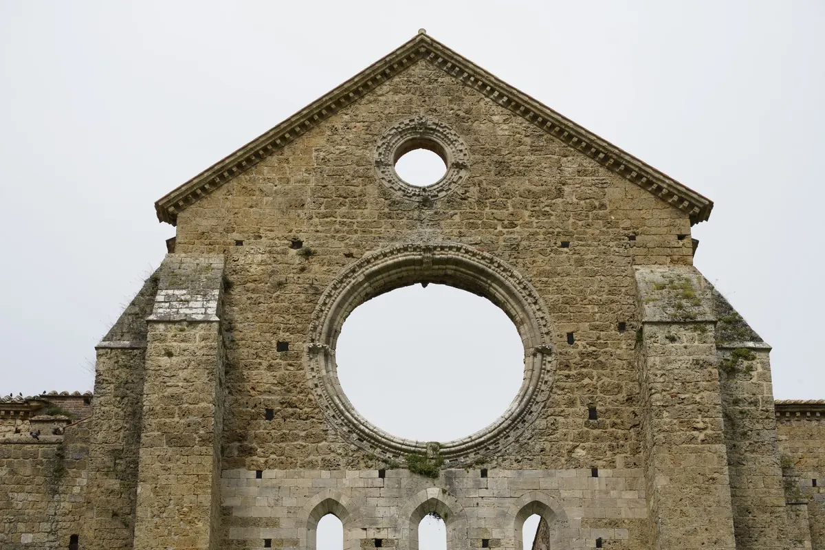 12 Things to Look For in a Medieval Abbey Ruin